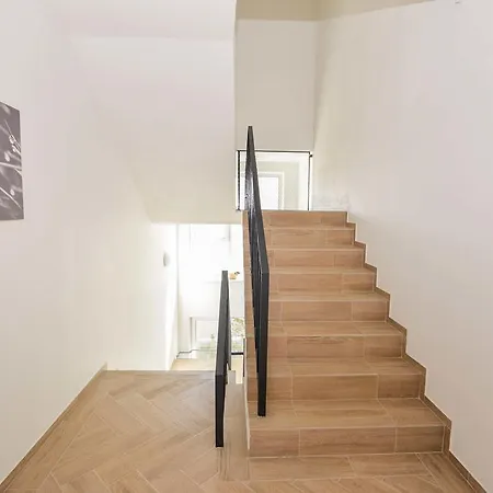 Apartment Maluno *